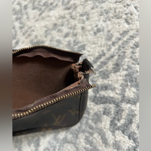 Vintage Authentic Louis Vuitton pochette - Picture 12 of 17